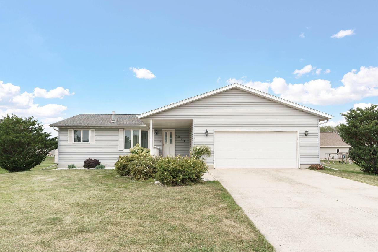 Property Photo:  1004 Oriole Street  WI 53963 