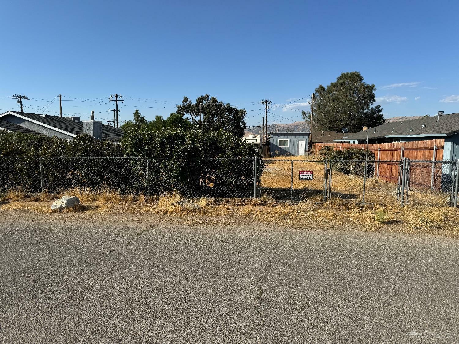 Property Photo:  20305 Sierra Avenue  CA 93561 