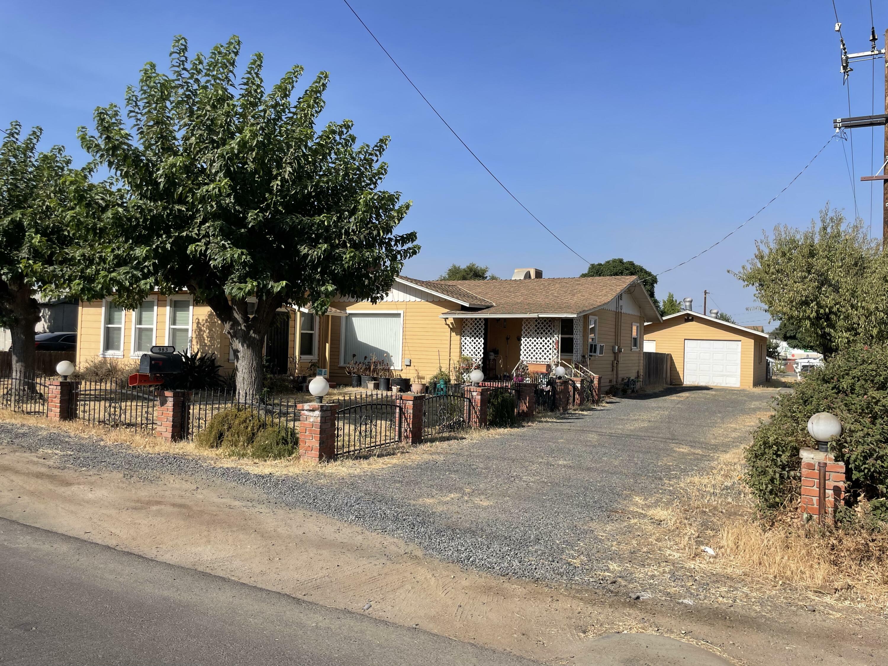 Property Photo:  983 N Jaye Street  CA 93257 