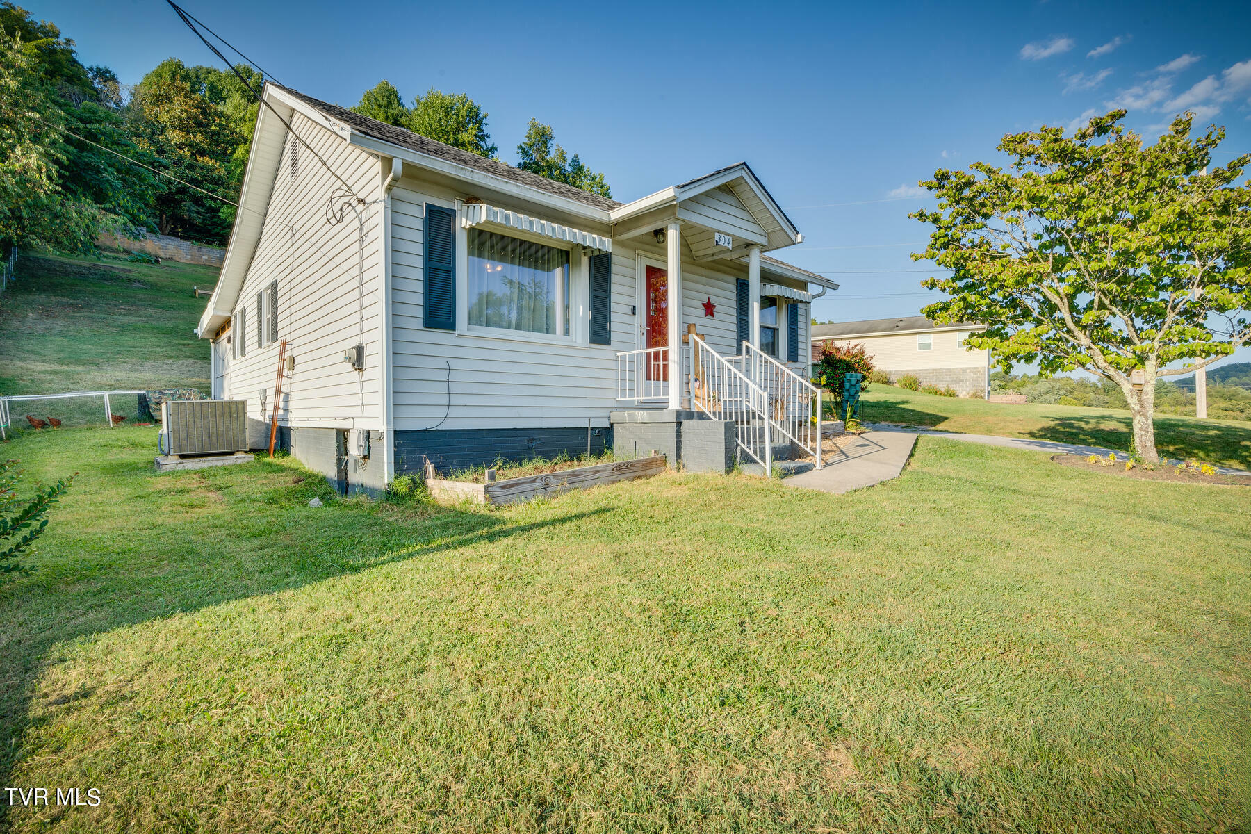 Property Photo:  304 Mohawk Street Street  TN 37665 