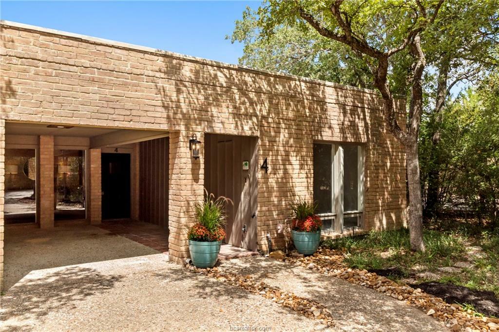 Property Photo:  4 Forest Drive  TX 77840-2300 