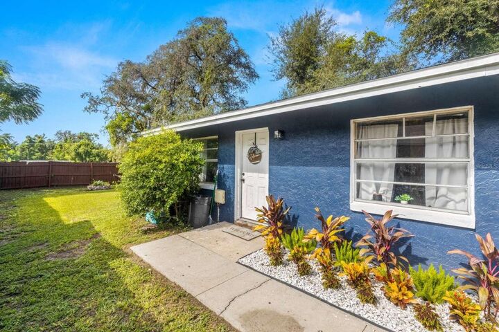 Property Photo:  1411 E 99th Avenue  FL 33612 