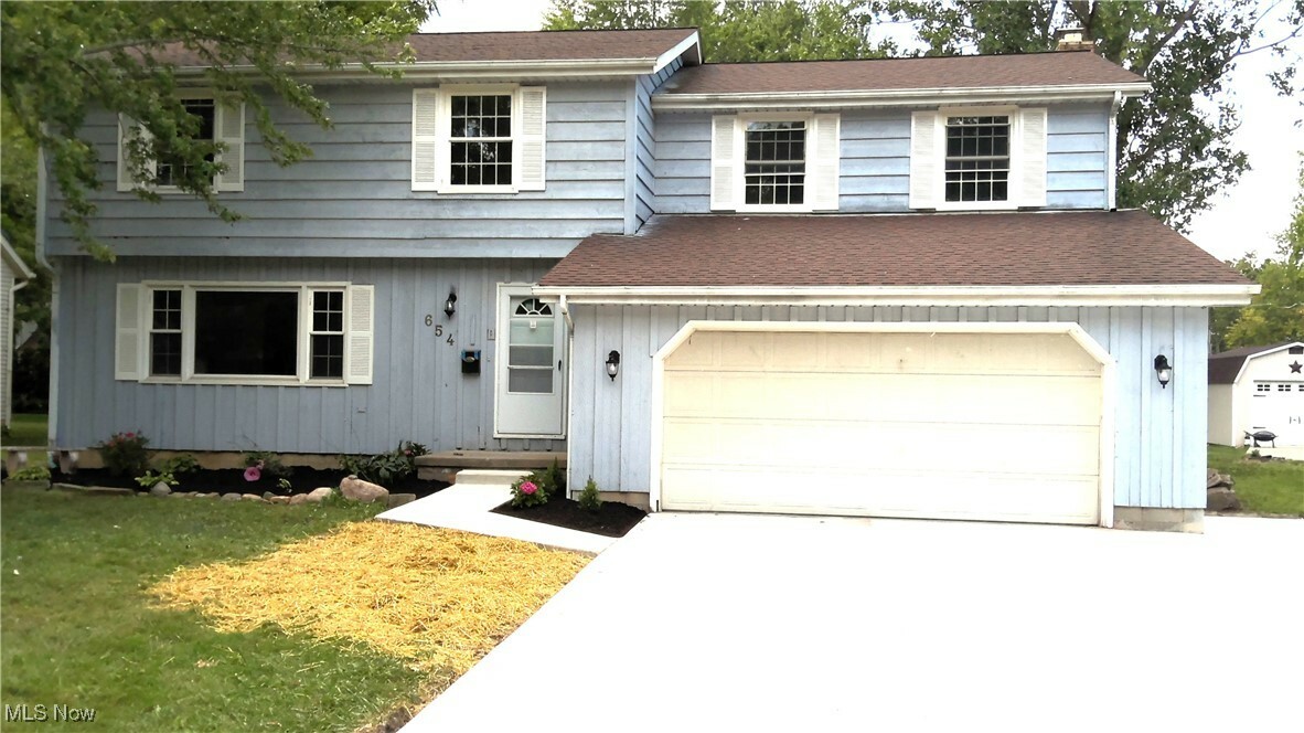 Property Photo:  654 N Woodhill Drive  OH 44001 