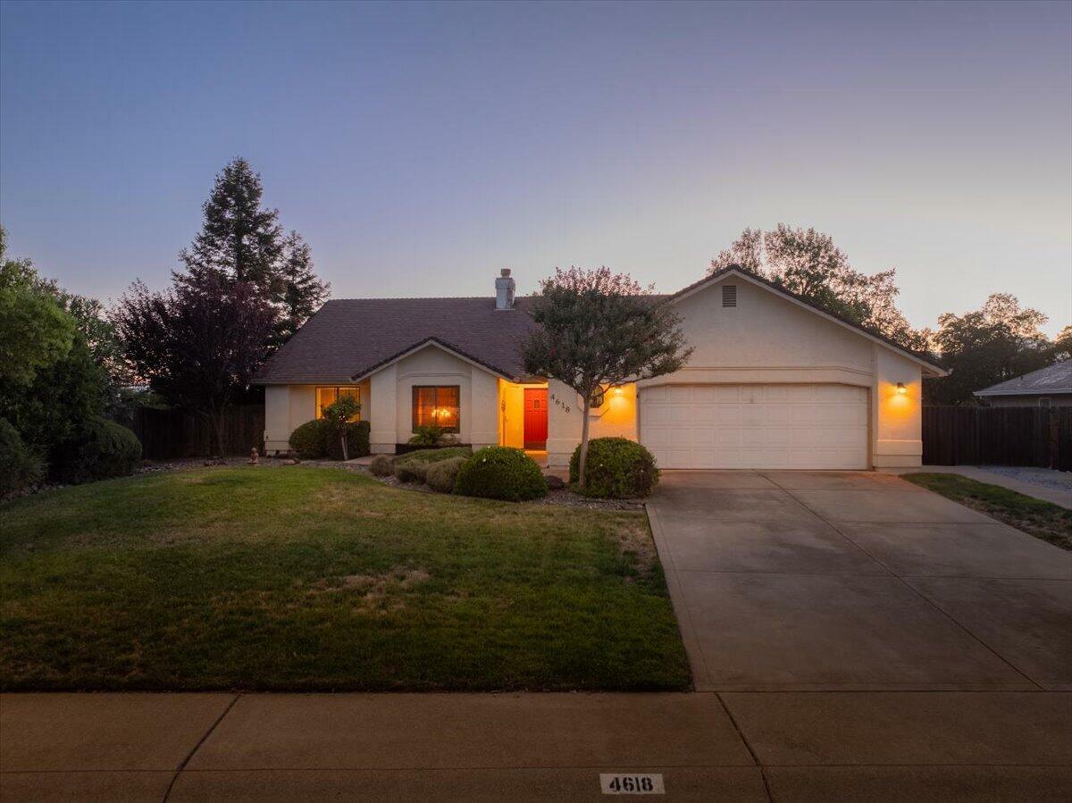 Property Photo:  4618 Oak Glen Drive  CA 96001 