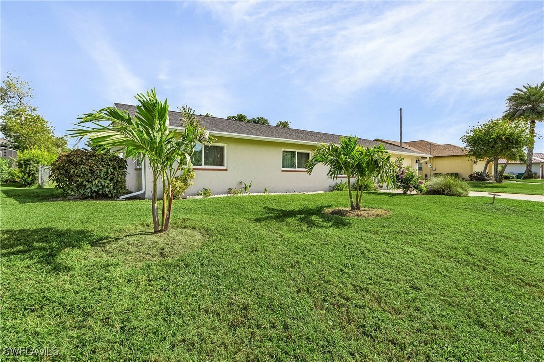 Property Photo:  409 SW 44th Street  FL 33914 