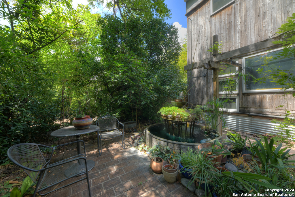 Property Photo: 115 Armour Place TX 78212