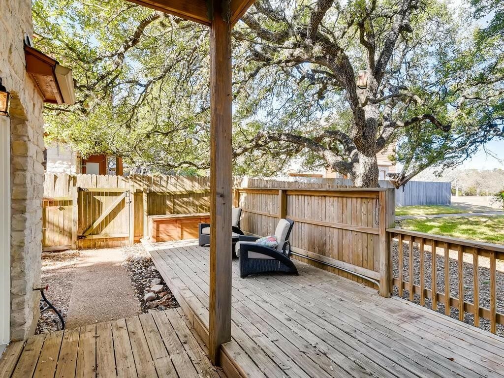 Property Photo:  23 Concord Circle  TX 78737 