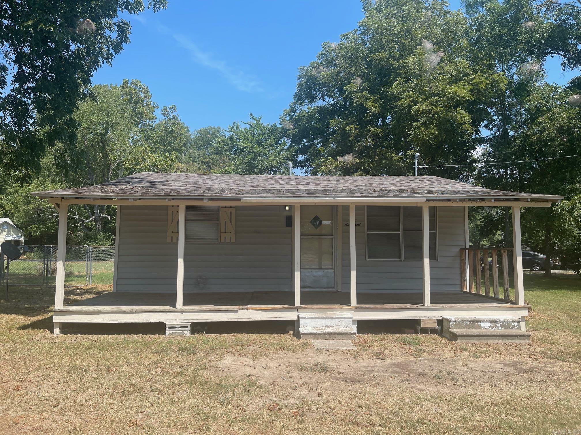 Property Photo:  400 Moore  AR 72176 