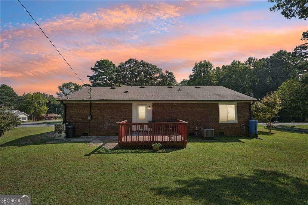 Property Photo:  886 Perimeter Road  GA 30534 