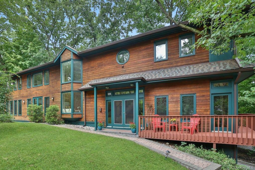 Property Photo:  60 Bramblebrook Road  NY 10502 