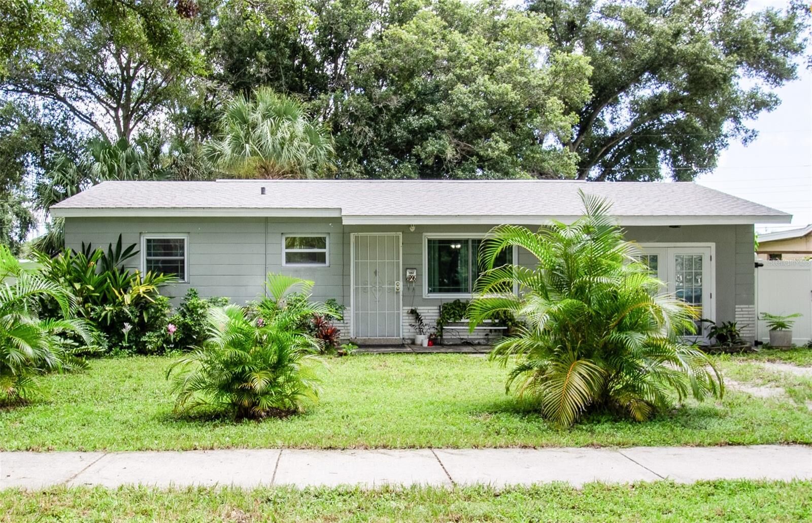 Property Photo: 6996 79th Avenue N FL 33781