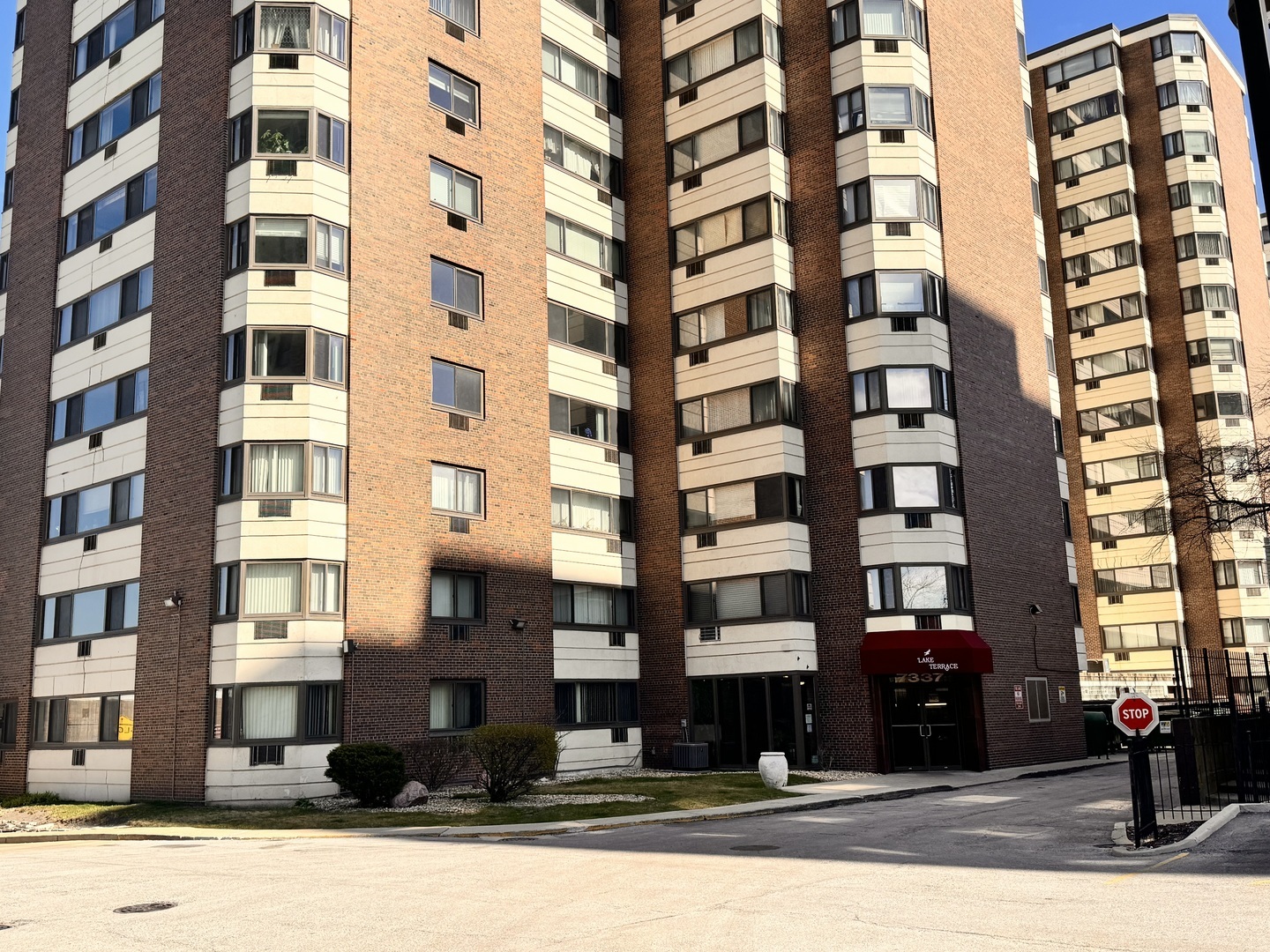 Property Photo:  7337 S South Shore Drive 408  IL 60649 