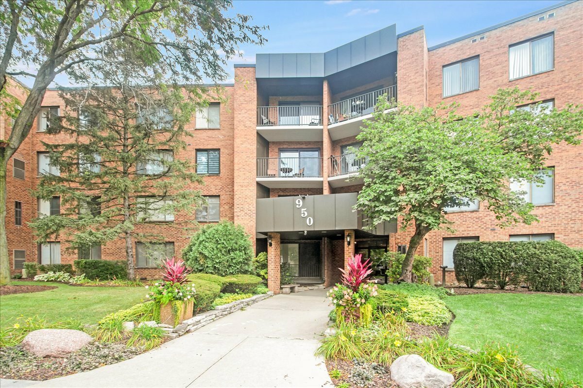 Property Photo:  950 E Wilmette Road 117  IL 60074 