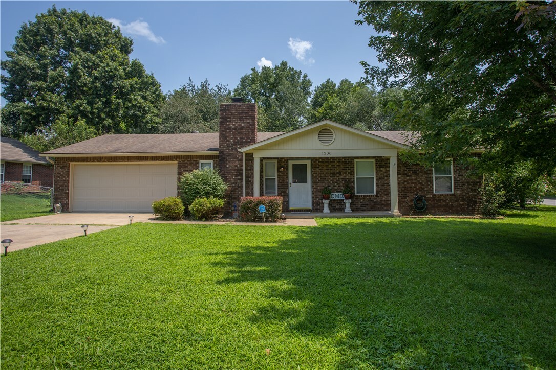 1236 S Nelson Drive  Fayetteville AR 72701 photo