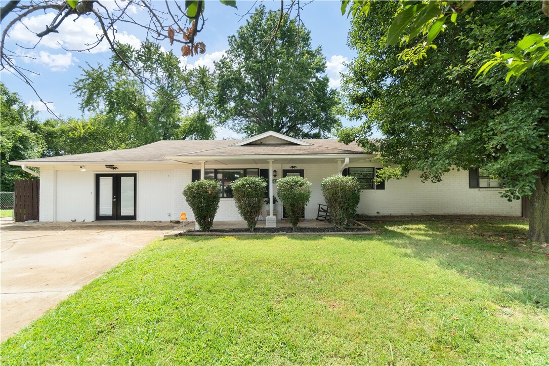 Property Photo:  505 Eastgate Street  AR 72762 