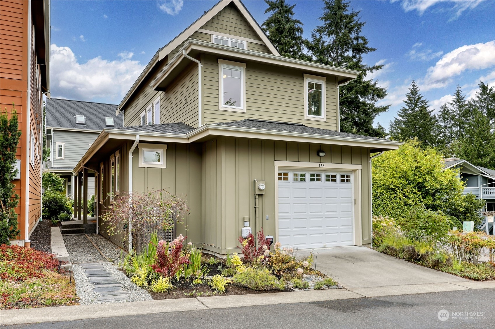 Property Photo:  668 Wintersweet Road NE  WA 98110 