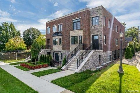 Property Photo:  1217 N Main Street  MI 48307 