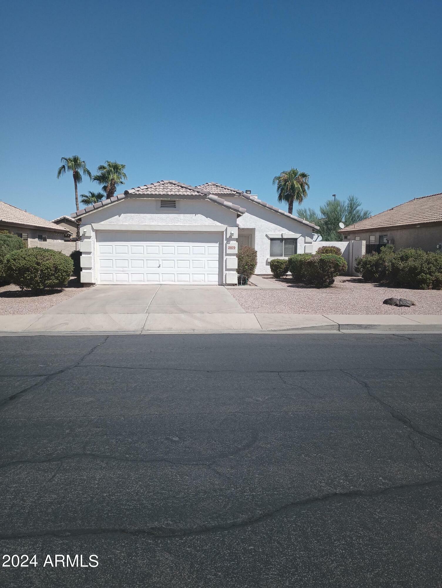 Property Photo:  2070 E Catclaw Street  AZ 85296 