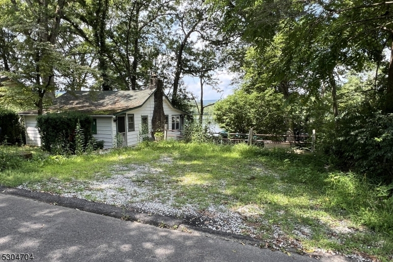 Property Photo:  115 Wildwood Rd  NJ 07438 