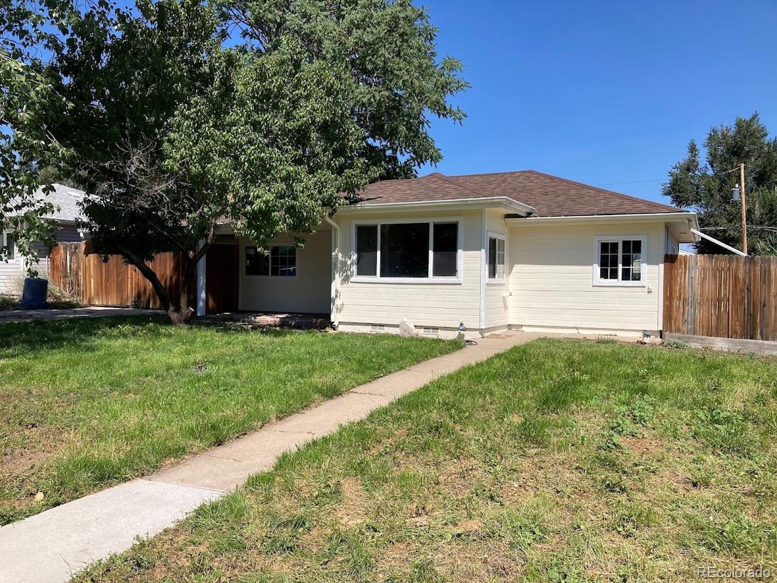 Property Photo: 2021 W Custer Pl CO 80223