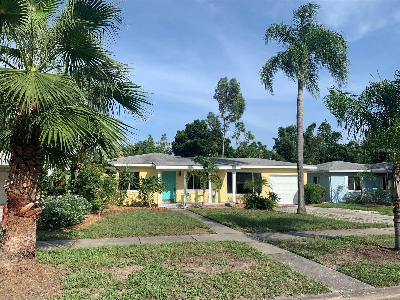 Property Photo:  115 Broadway  FL 34698 