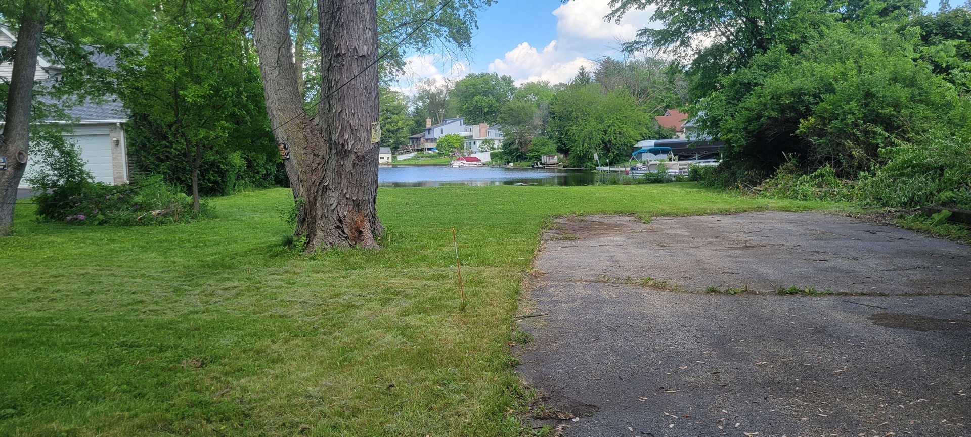 Property Photo:  228 South Shore Drive  IL 60042 