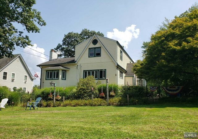 Property Photo:  55 Chapel Hill Road  NJ 07035 