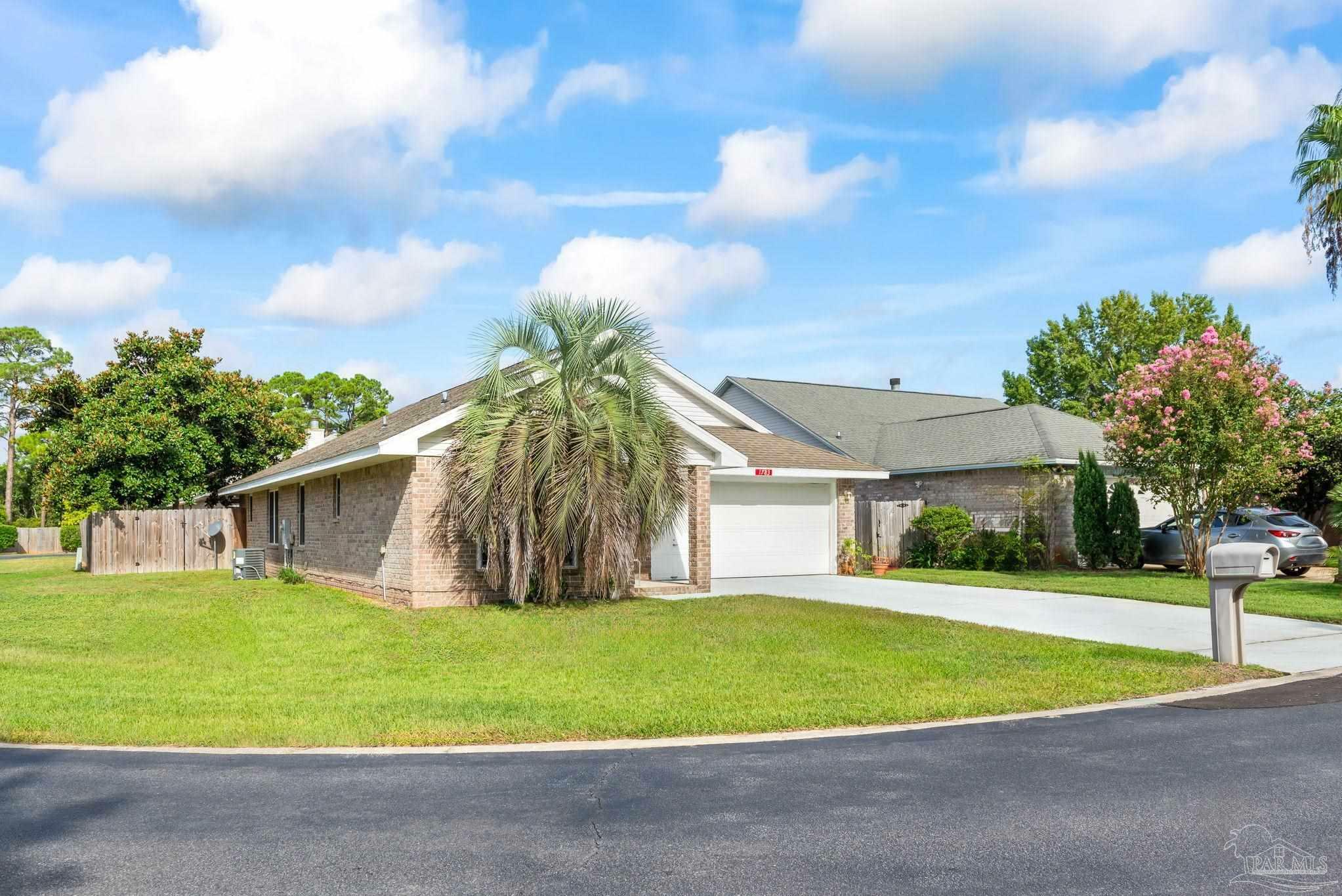 Property Photo:  1783 Ivalea Cir  FL 32566 