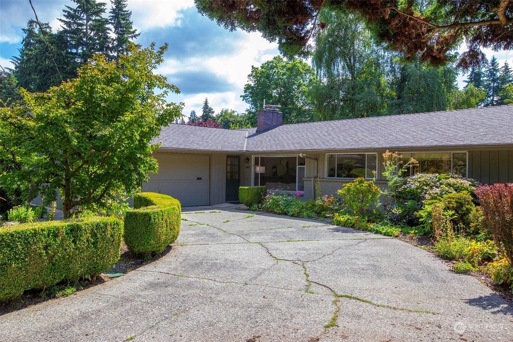 8815 SE 58th Street  Mercer Island WA 98040 photo