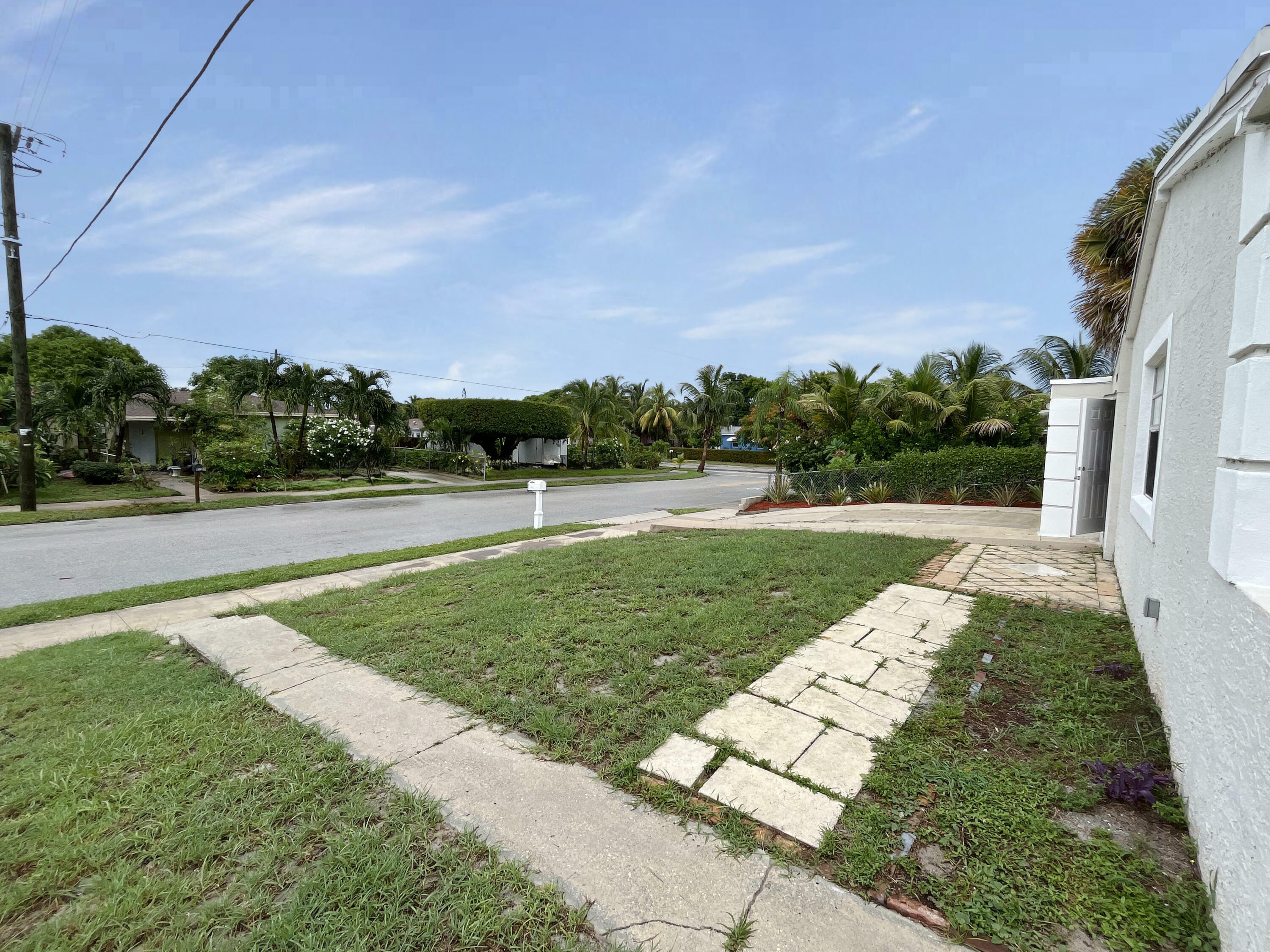 Property Photo:  1517 14th Avenue S  FL 33460 