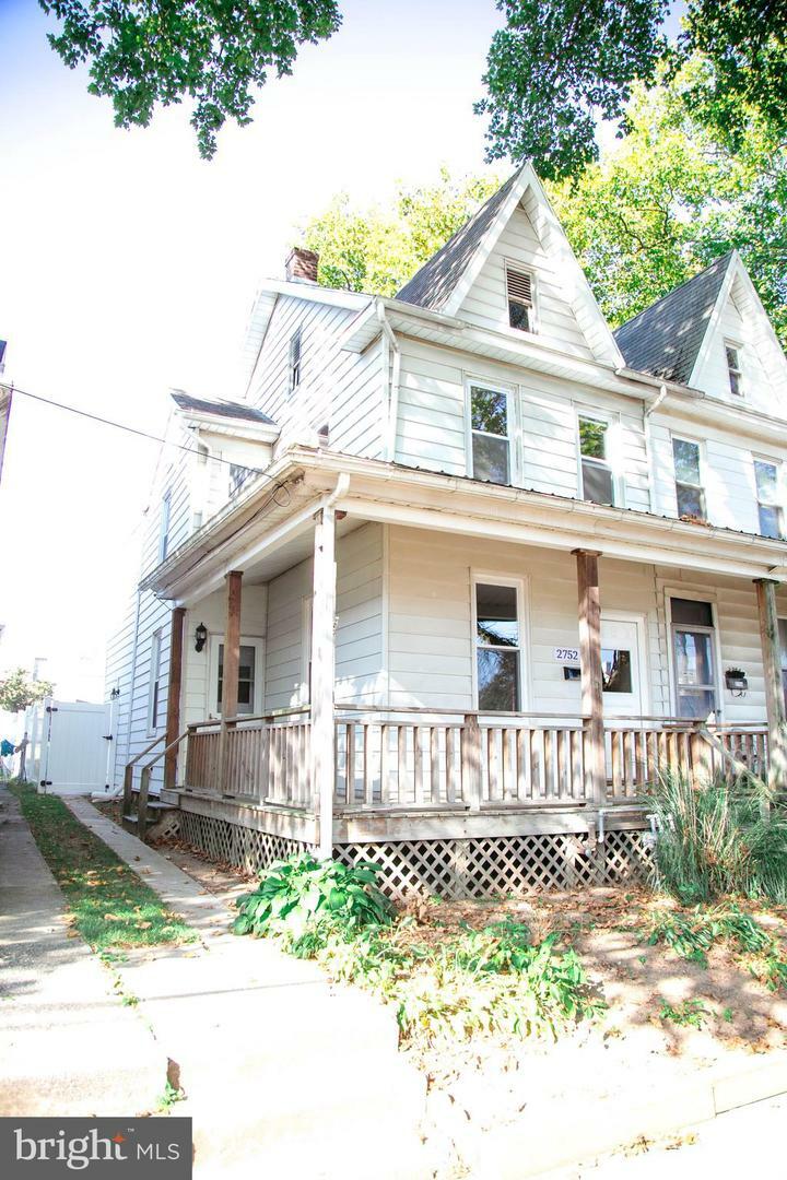 Property Photo:  2752 Banks Street  PA 17103 