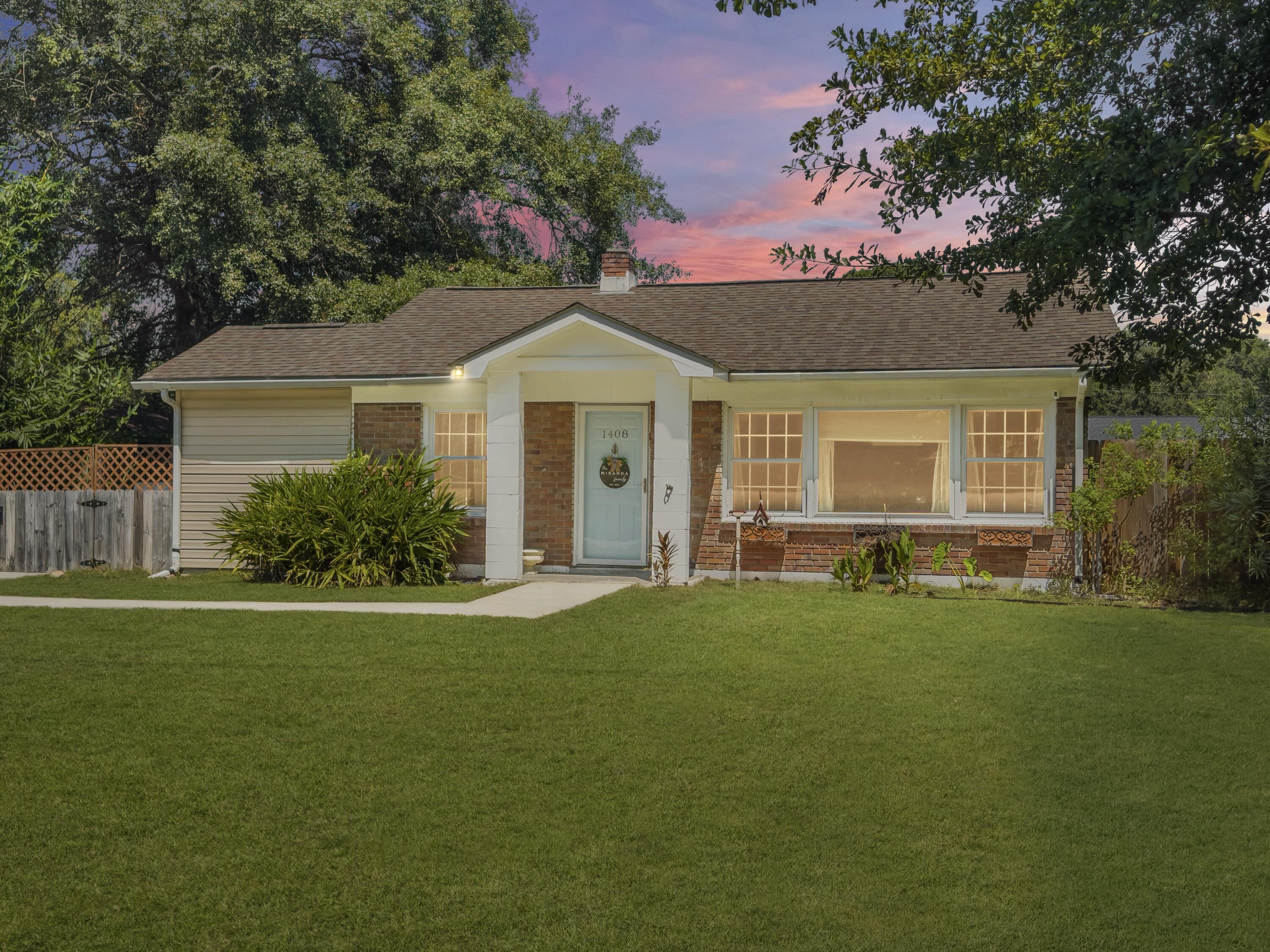 Property Photo: 1408 Rainbow Road SC 29412