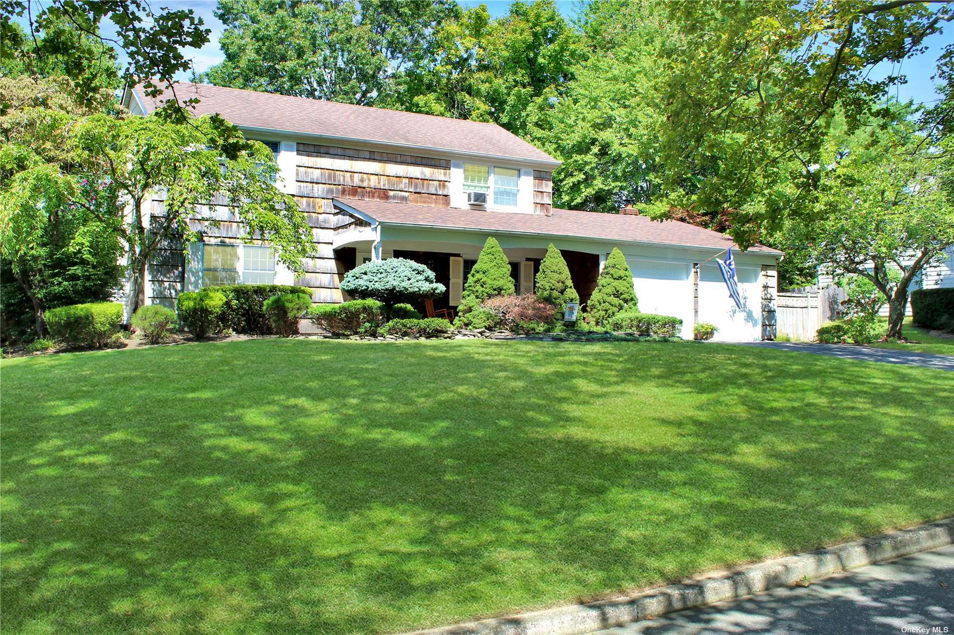 23 Mosshill Place  Stony Brook NY 11790 photo