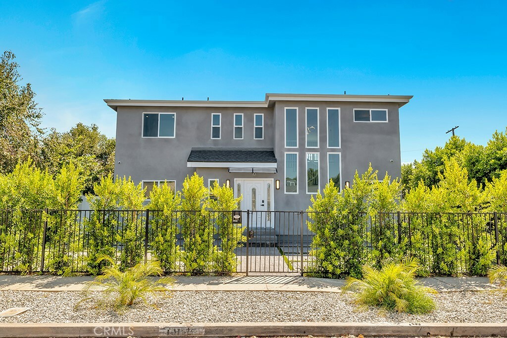 Property Photo:  18148 Lull Street  CA 91335 