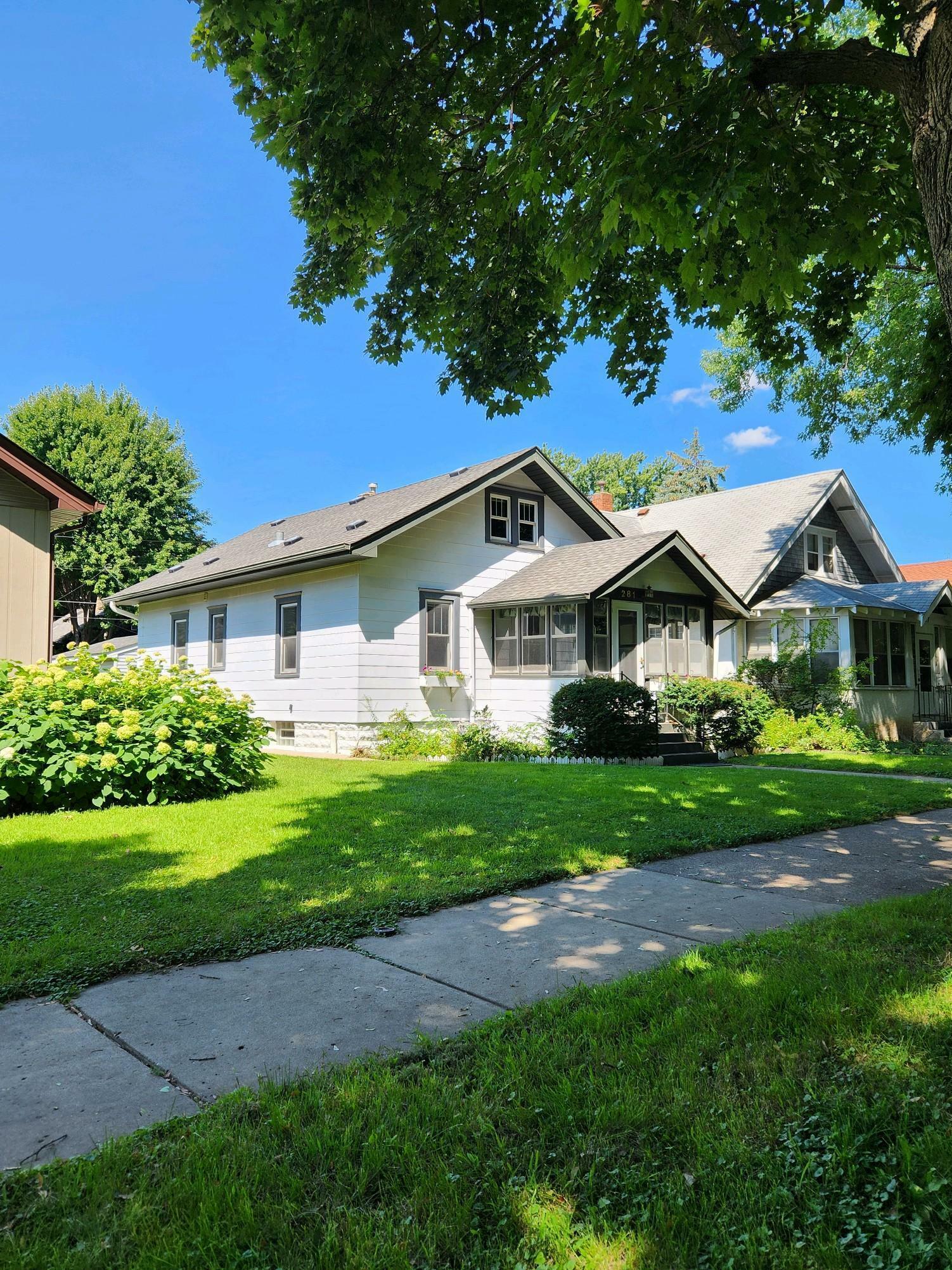 Property Photo:  281 Warwick Street  MN 55105 