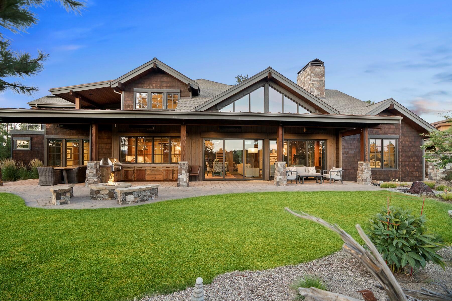 Property Photo: 61655 Hosmer Lake Drive OR 97702