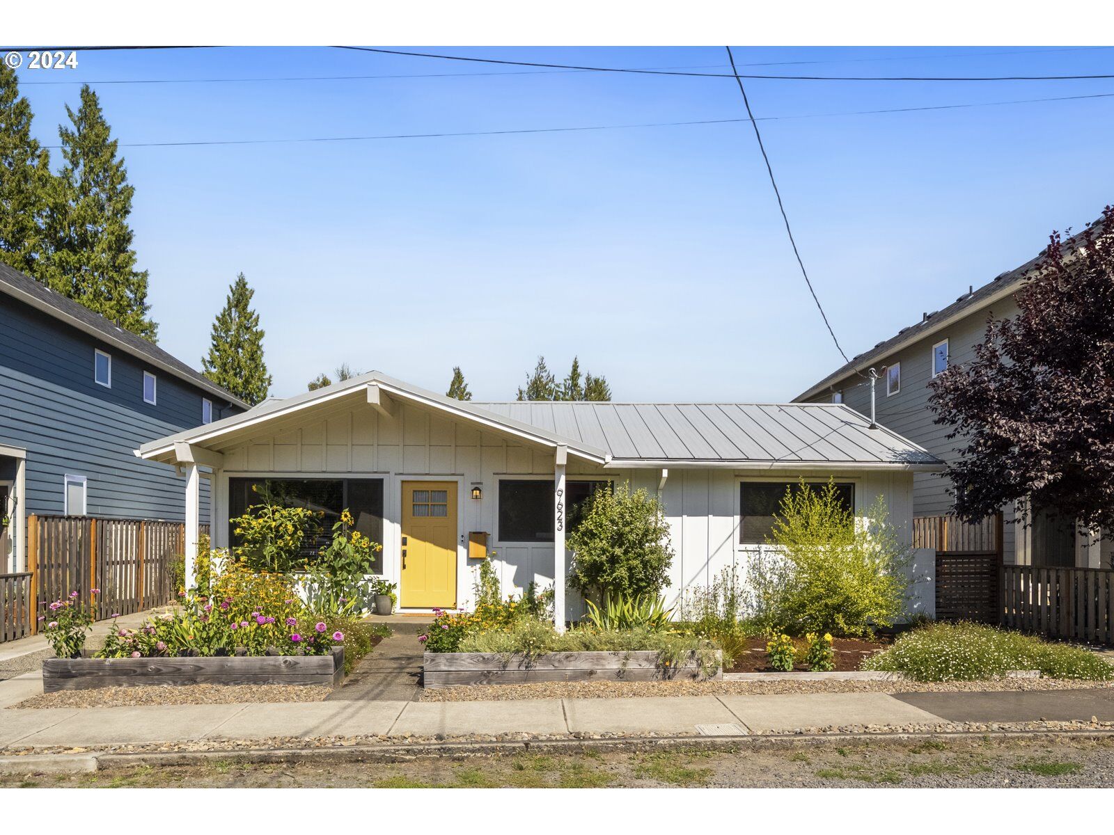 Property Photo: 9623 N Kalmar St OR 97203