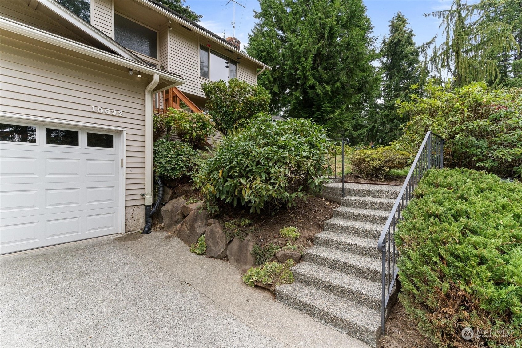 Property Photo:  10632 NE 148th Street  WA 98011 