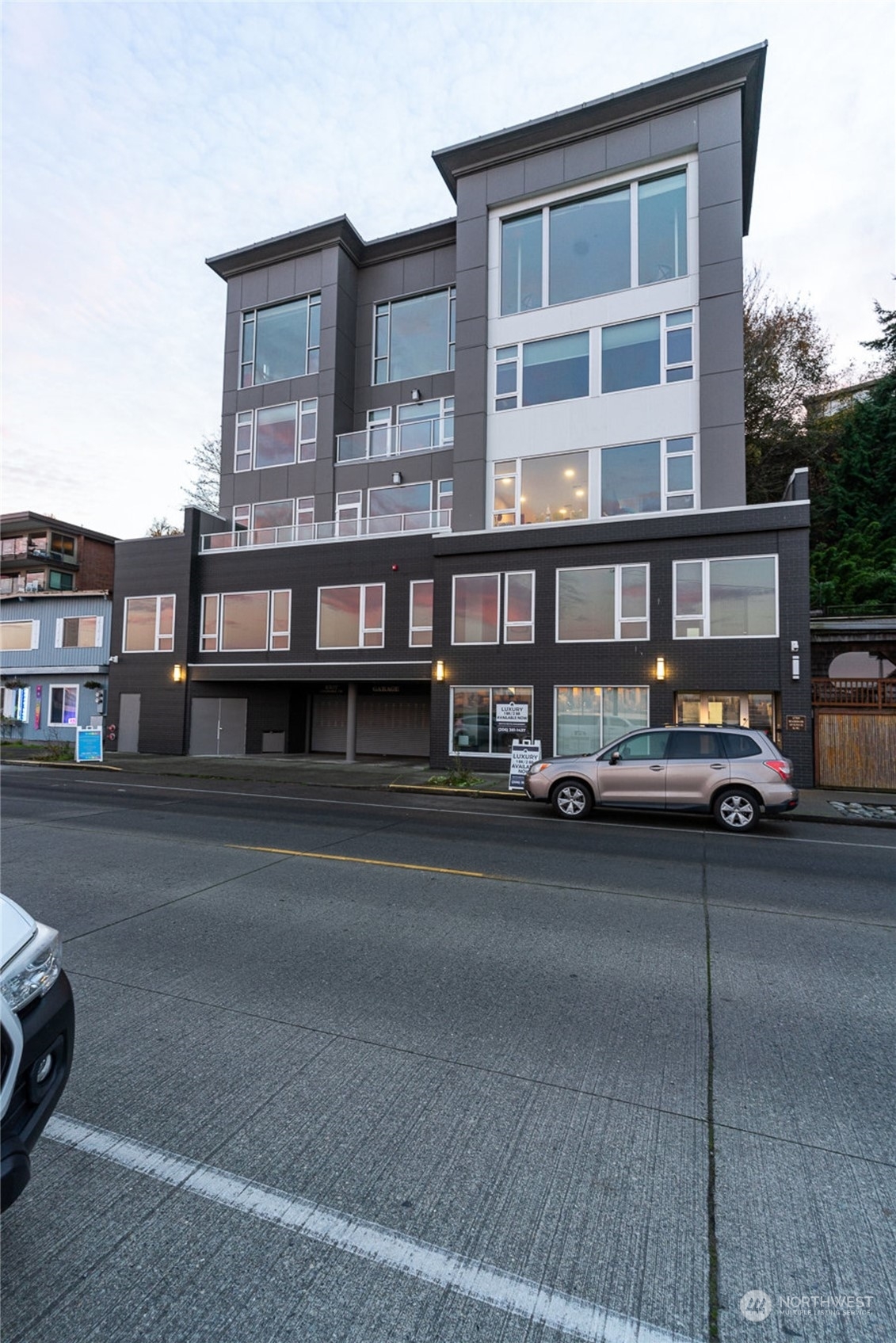 Property Photo:  1709 Harbor Avenue SW 402  WA 98126 