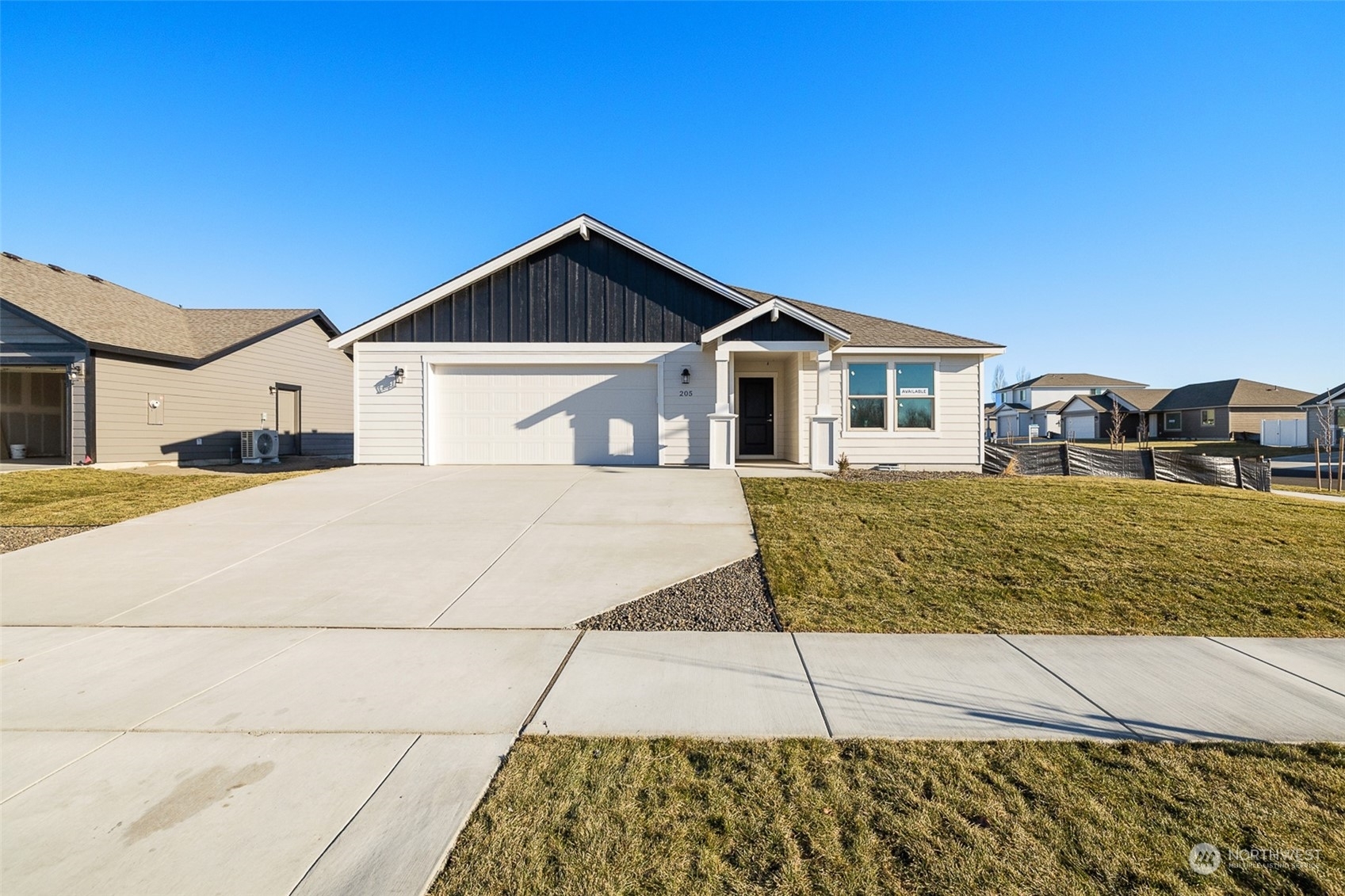 205 N Sandy Lp  Moses Lake WA 98837 photo