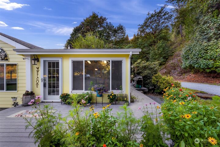 Property Photo: 7562 Powerline Road WA 98267