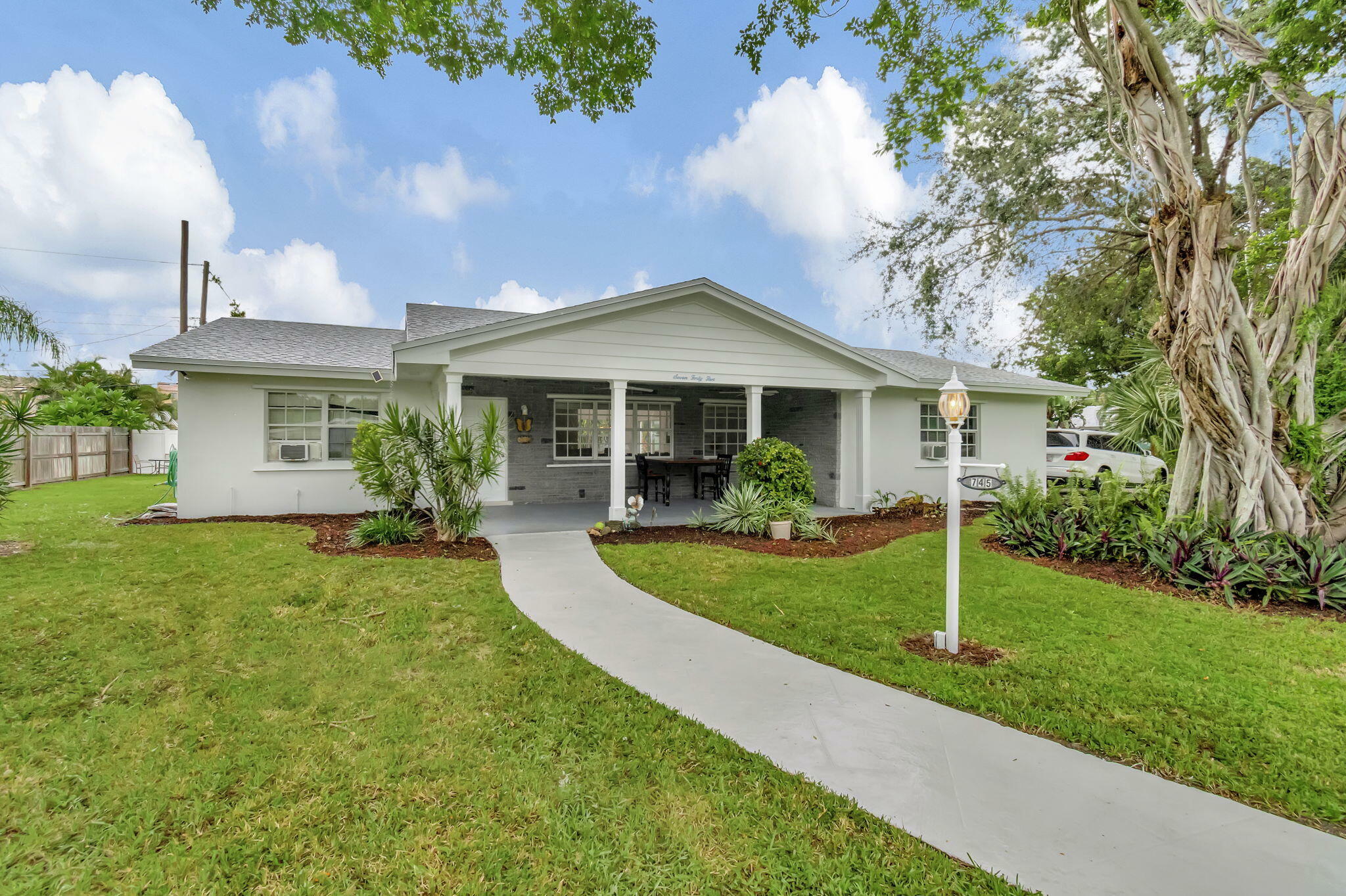 Property Photo:  745 Heron Drive  FL 33444 