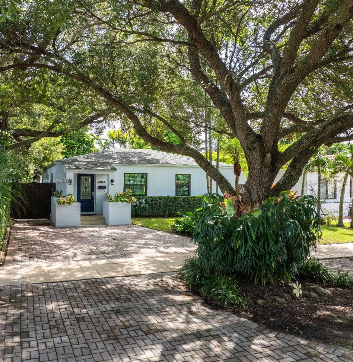 Property Photo:  3903 SW 59th Ave  FL 33155 