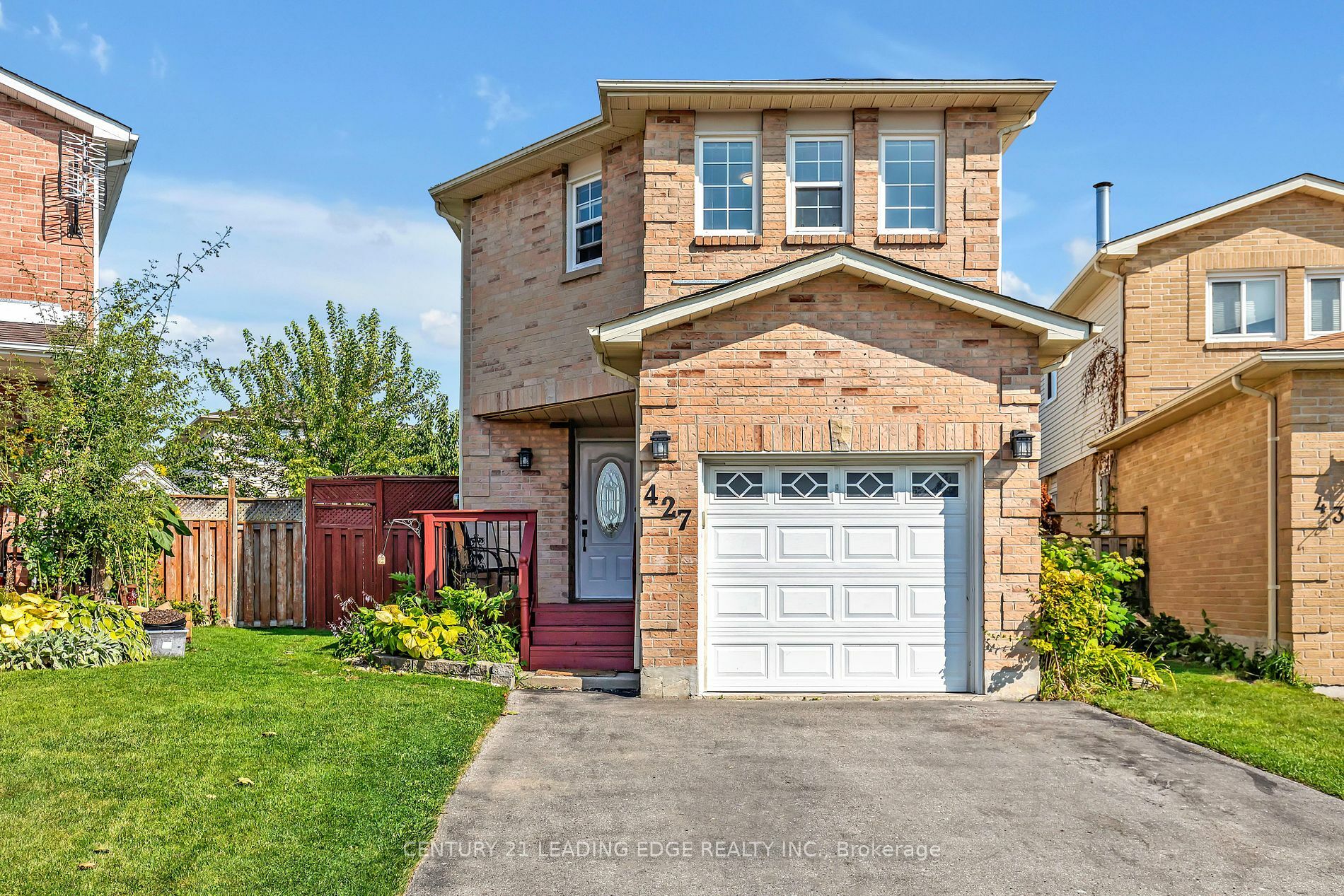 Photo de la propriété:  427 Leeds Crt  ON L1J 8J2 