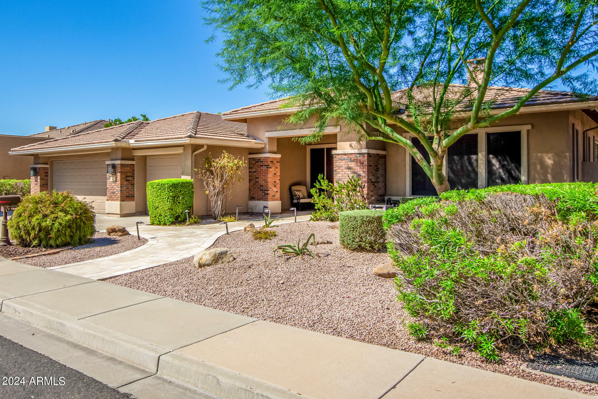 Property Photo:  7796 S Grandview Avenue  AZ 85284 