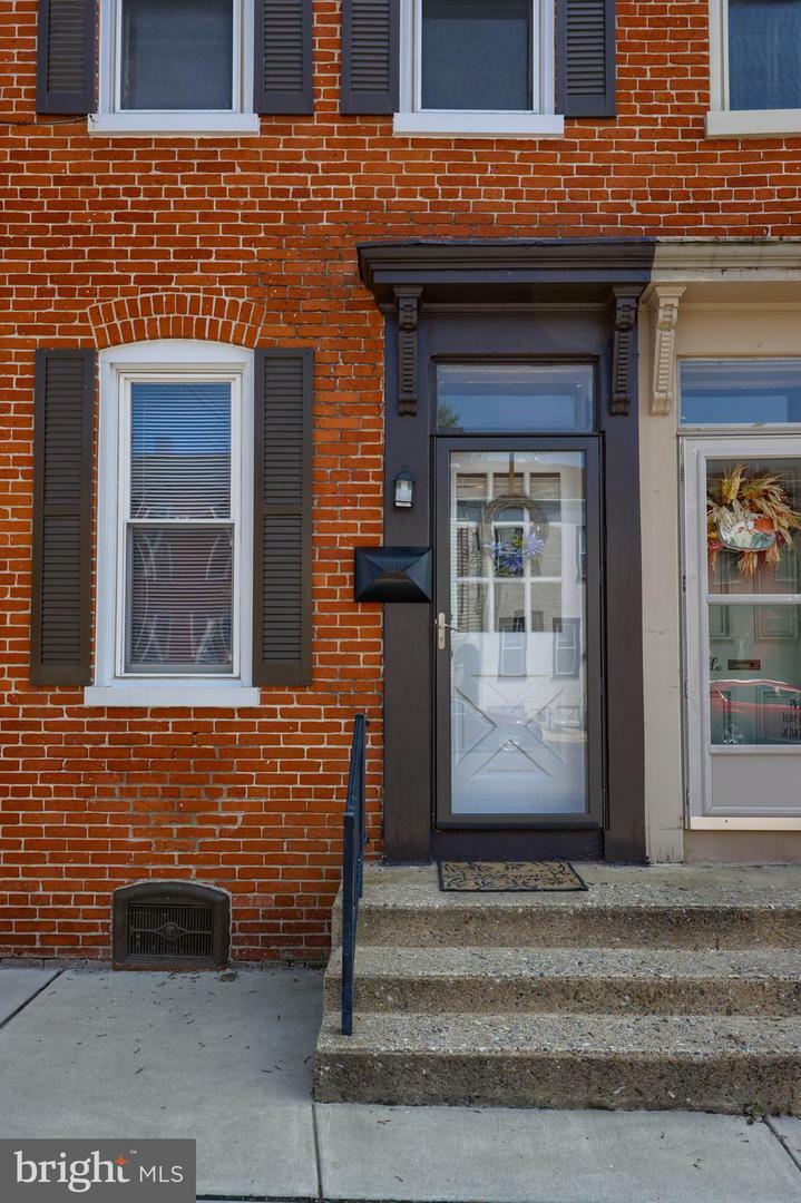 Property Photo:  714 Walnut Street  PA 17512 