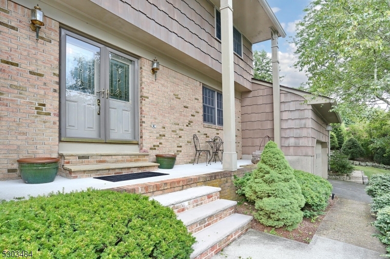 Property Photo:  39 Wolfe Dr  NJ 07465 