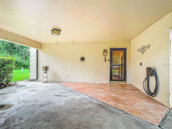 Property Photo:  2715 Foxfire Court  FL 33761 