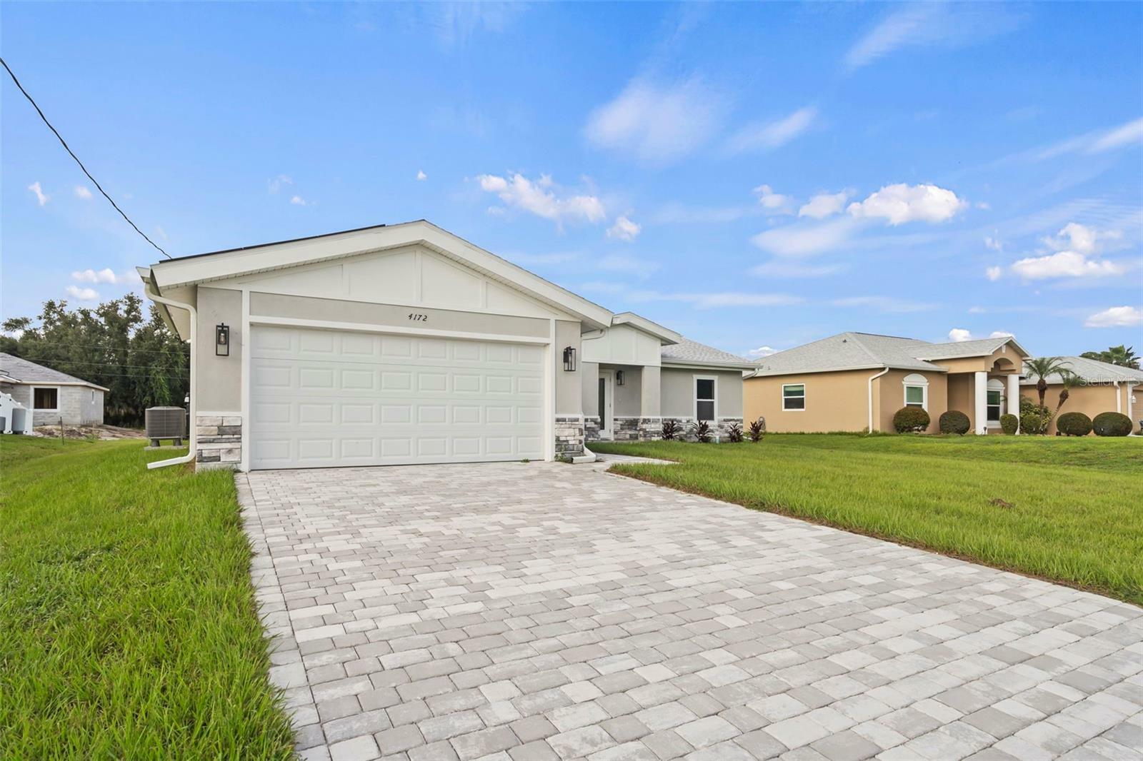 Property Photo:  4172 Leesburg Avenue  FL 34288 