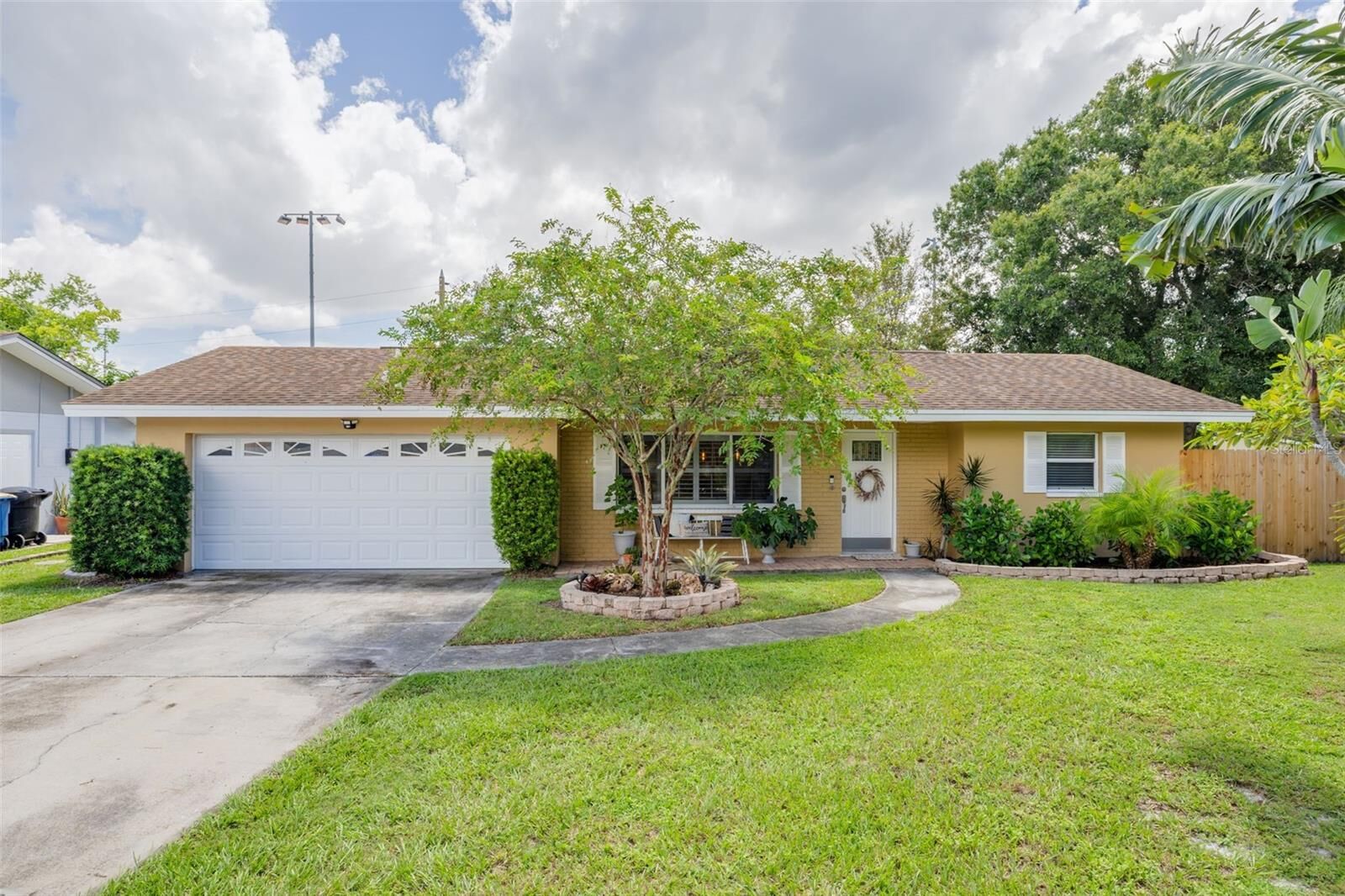 Property Photo:  2419 Brentwood Drive  FL 33764 